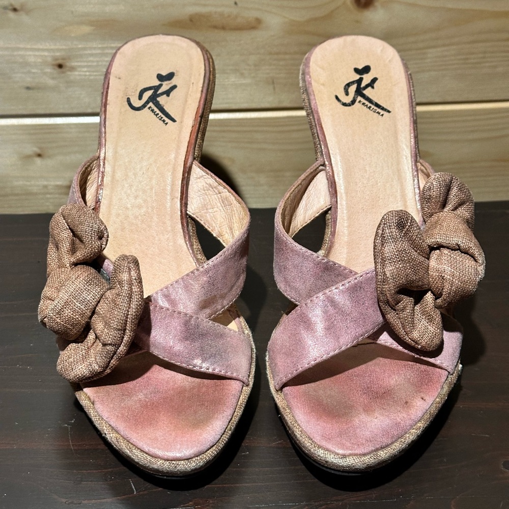 Preloved dusty rose wedge sandals in size 37